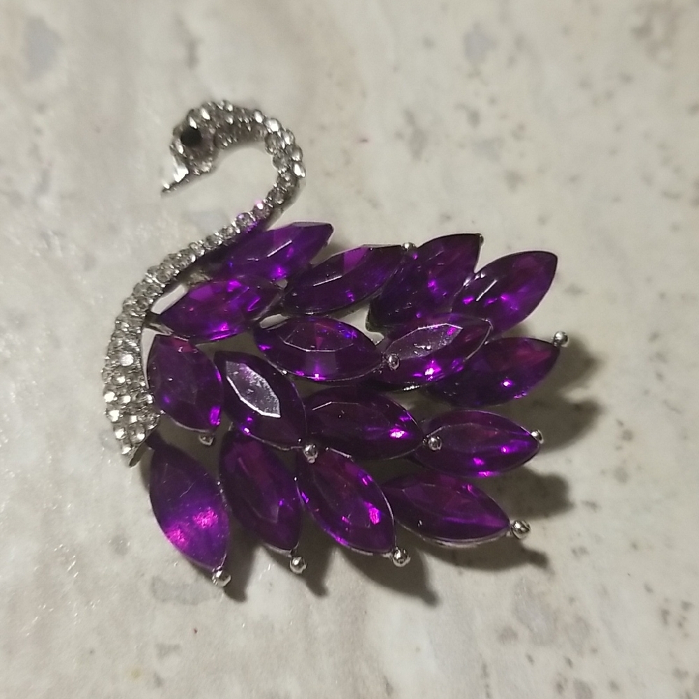 Elegant Purple Swan Brooch